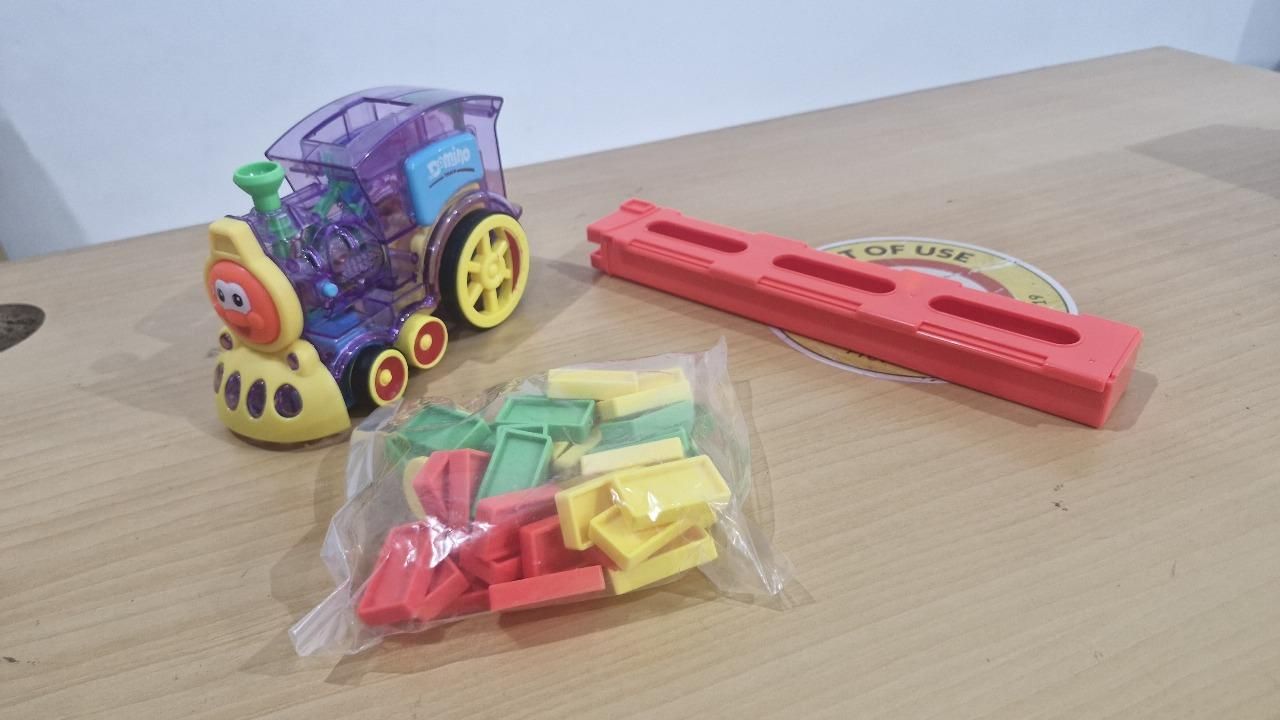 Domino Train Toy (DomiTrain)